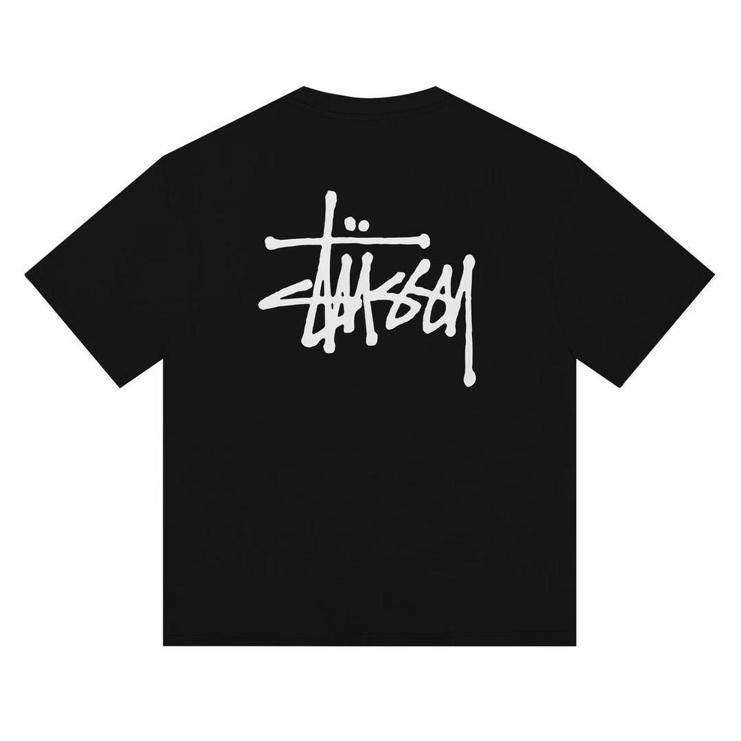 חולצת טי אוברסייז stussy — פרט הדפס הגרפיטי